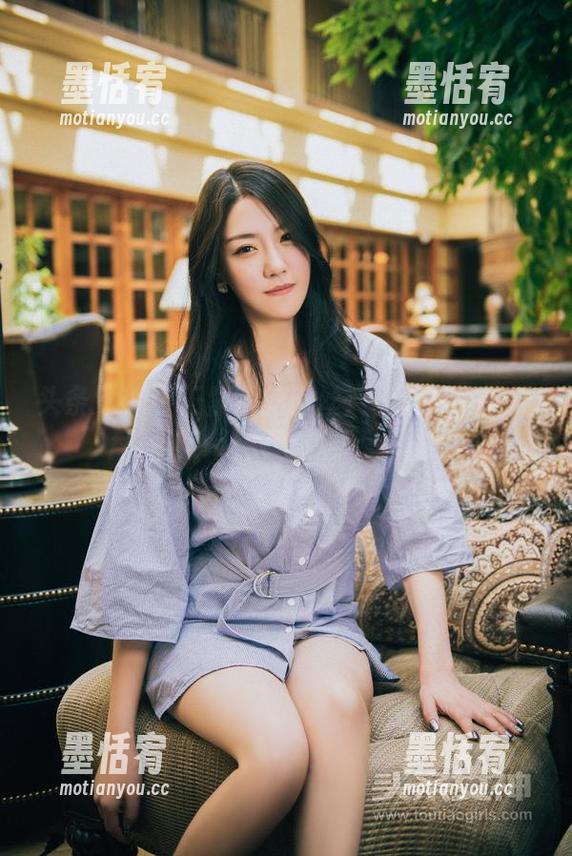 头条女神 - 王紫琳的肉丝：一份特别的网盘写真，让我都想多看几眼！