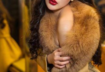 头条女神 – 高萌萌拍得空姐写真，快来鉴定是不是我迷了航班的心！