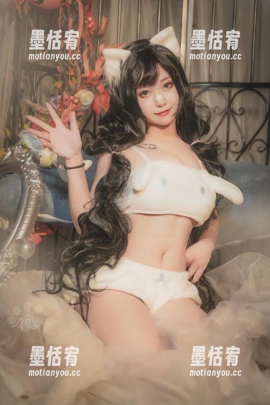 奇行家狗崽 牛仔裤是不是真的有魔力?奇行家狗崽也在思考中,图片可以一探究竟,原图在这里!