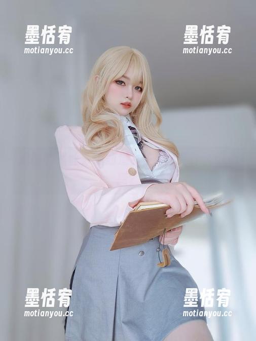 定制的黑丝，想知道女主K又有什么小心思？