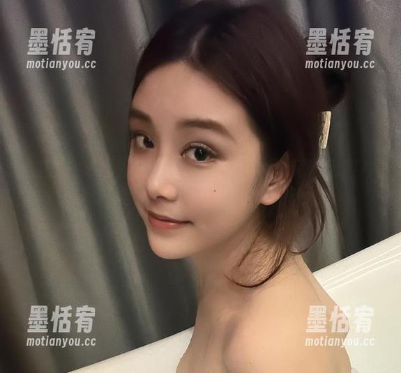 奶雯 微密圈 - 奶雯粉色私拍:警告!看完这组照片,你可能会对粉色产生根本性改观。