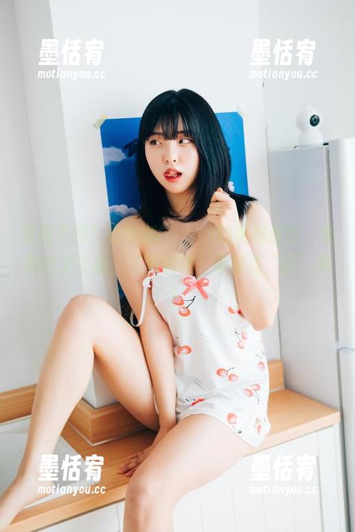 福利不挡！宋哈娜(송하나)的美腿原图，瞧瞧这大长腿，冬天供暖，喂你点“腿”寒！