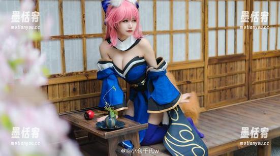 如果说“小仓千代w”是个品牌，那她的油亮写真肯定是一家顶尖的亮点店！