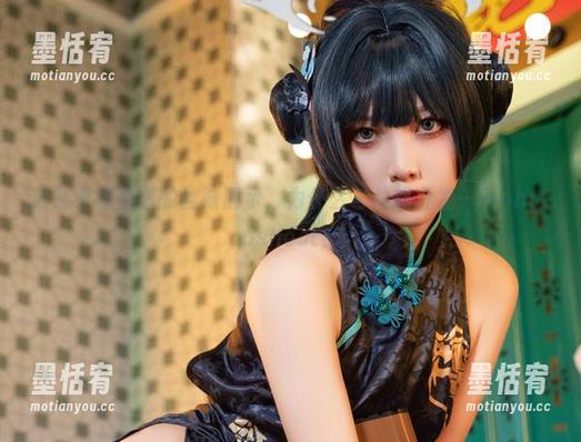 这是小和甜酒的丝袜展示，为什么它总能引发一场photoshoot？