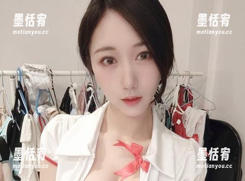 小玉吃果冻 微密圈 - 小玉吃果冻的在线写真:这豹纹和尾巴搭配得,真是让人有些神驰!