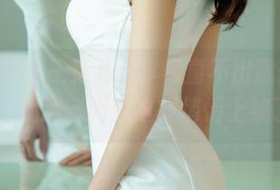 尤果网 – 女王范儿,李易童不出意外的pose,精选套图就这样悄悄上架了。