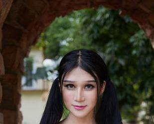 尤物馆 – 从未如此大胆，FoxYini孟狐狸的浴缸最新图集
