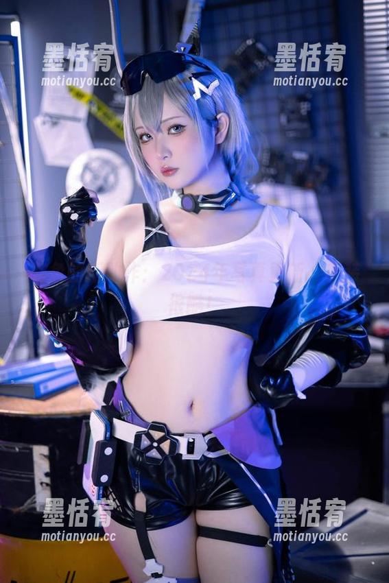 屿鱼的新动作：2024年写真更新，假装很酷！