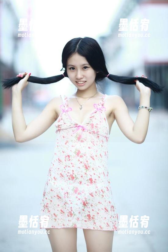 推女神 - 点开施忆佳的睡衣高清图集，发现这完全可以用来解释我为何熬夜！