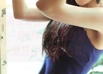 推女神 – 高清夏日，颖莹儿YY分享了她的新装备：一把把伞、一瓶防晒，实际上都是挡住晒黑的心机！