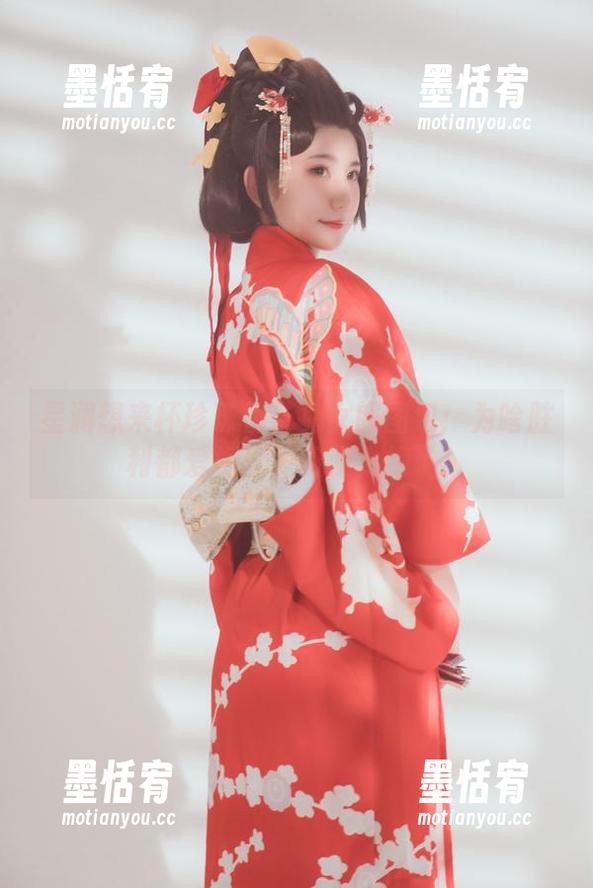 星澜想来杯珍珠奶茶兔女郎图包：为啥胜利都爱梅里？资源太绝了！