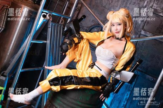 吹雪Fubuki，杨衣yangyi的写真总是透着一丝淡淡的无聊。