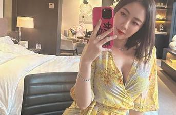 微密圈 – 壮观的果儿Victoria酒店黑丝：图片里总有一丝挑逗