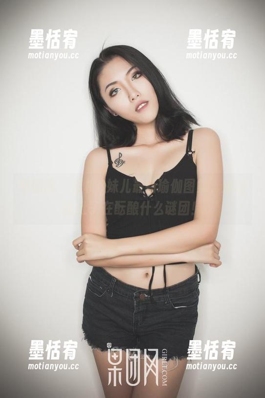 果团网 - 蜜桃Q妹儿最新瑜伽图集，别问我肚子在酝酿什么谜团！