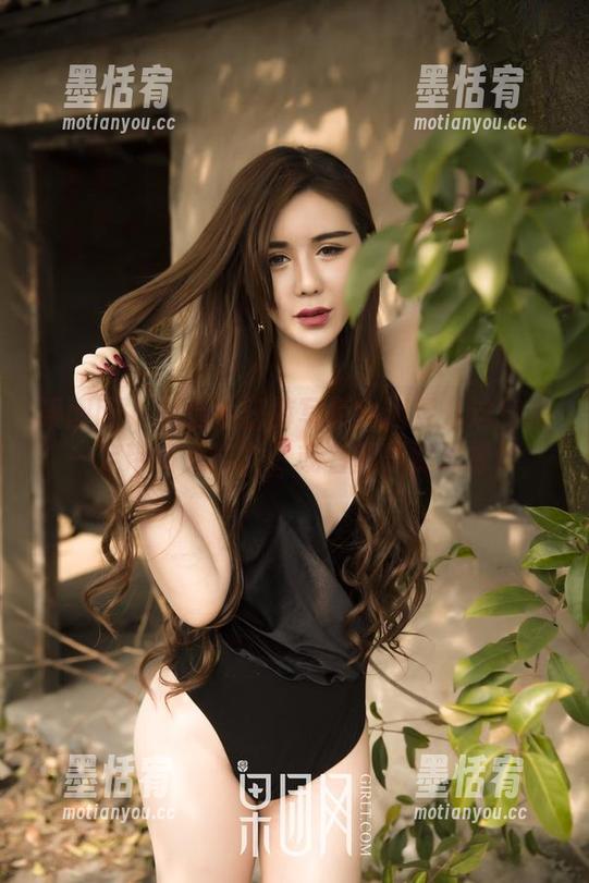 果团网-通灵儿 果团网 - 精选牛仔裤写真!通灵儿这穿搭一定带有超能力,或者就是默默撩!
