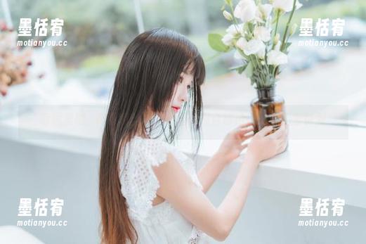 套图里的桜桃喵和丝袜，这魔幻组合精选得让人无言以对