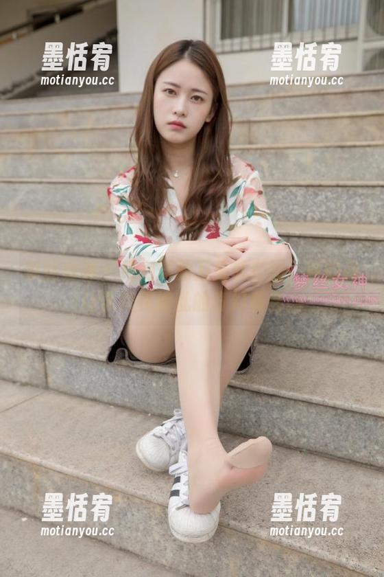 梦丝女神 - 花月舞的万圣节套图，真的是让人眼花缭乱的奇幻盛会。