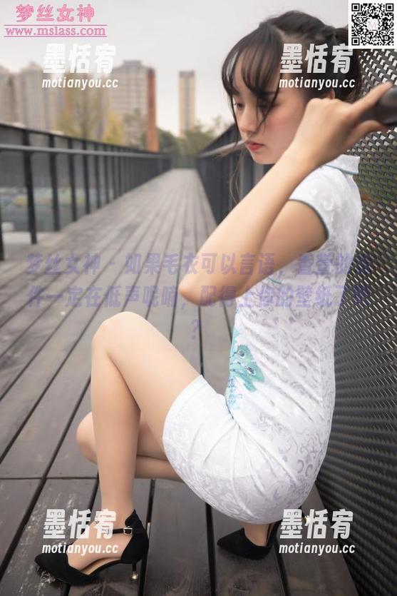 梦丝女神 - 如果毛衣可以言语，香萱的这件一定在低声呢喃，配得上你的壁纸了吧？