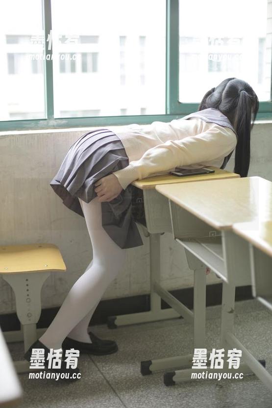 森萝财团原图：白丝姐妹花都变成了小白兔，你来找谁啊？
