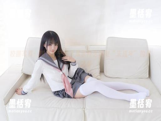 校服写真：樱井宁宁给你展示什么叫做“未成年”的风范，哈哈