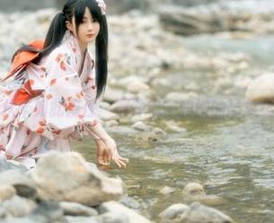 私拍从未如此魔性：樱井宁宁和她的马里奥围裙