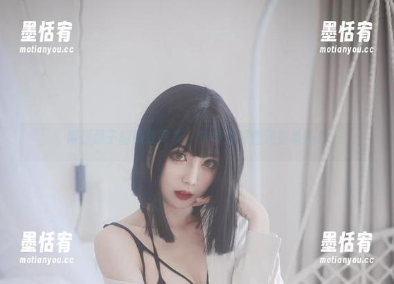 清颜颜子的豹纹写真，究竟是野性还是柔情？