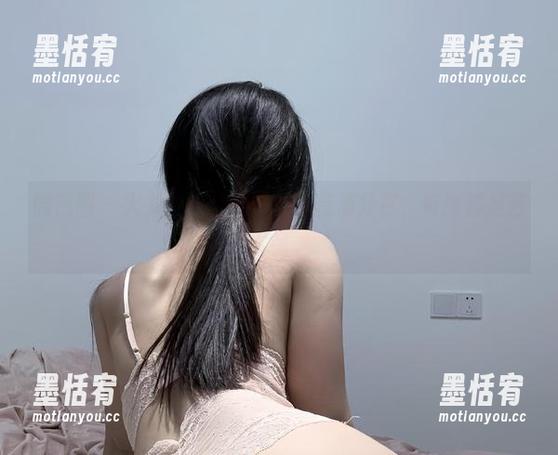 火龙果羊 微密圈 - 火龙果羊换装空姐,高清分享,每张都是艺术品。