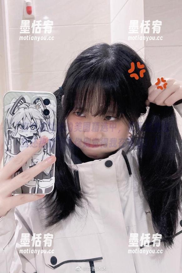 “在炸酱沐沐的美图精选中，夏天竟然比我还热情”（你别觉得我在夸你！）