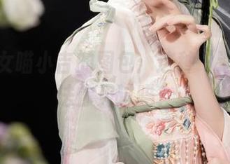 爆机少女喵小吉的图包：这种‘避暑’方法你见过吗？