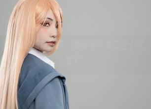 爆机少女喵小吉海边原图分享：海浪年年才二三十岁，我却已快掉发了！