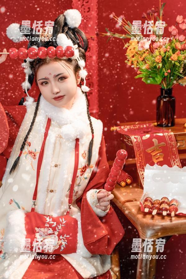 众里寻花，爆机少女喵小吉的私拍花间集，原图里的zzz...真想去嗦一嗦。
