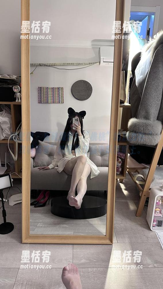 微密圈 - 反转操作！“桃桃”的魅力在“玫桃泡芙”的写真作品中跃然纸上。