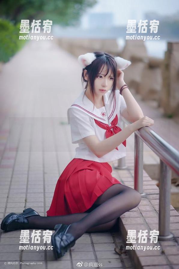 私拍揭晓：疯猫ss的紫色麻花辫，你绝对想不到的样子