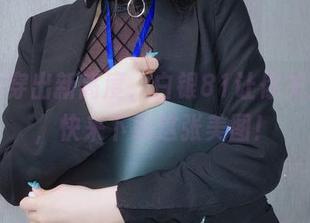 白衬衫穿出新高度，白银81让你关注不已，快来下载这张美图！
