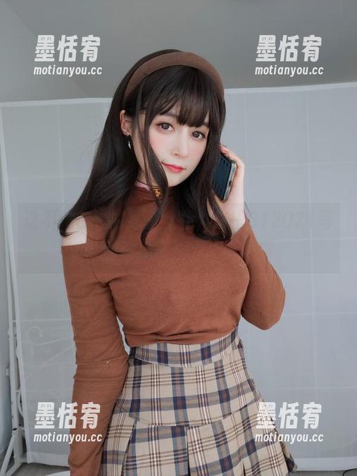 这不是你想的那个女仆，白银812021写真偏离正轨，无圣光照耀