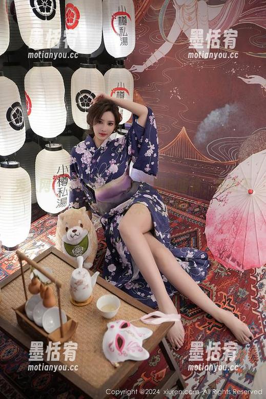 秀人网-sophie余冰 秀人网 - sophie余冰的新款眼镜,美图不容错过,快来下载吧!