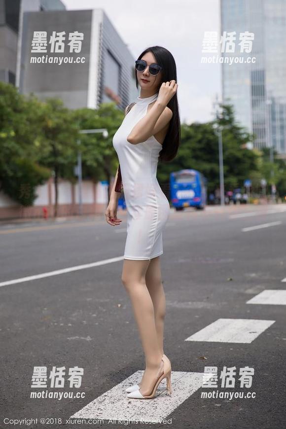 秀人网-徐微微mia 秀人网 - 乌鸦比黑裙好看?不!来看徐微微mia的白裙,全套原图直接反转你三观!