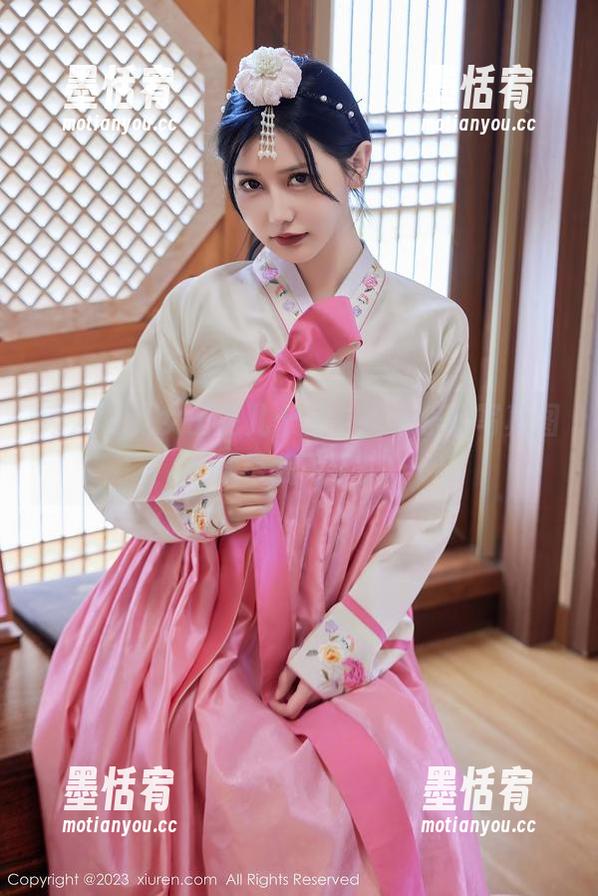 秀人网 - 女王范儿十足，白乐乐的写真图册带我飞了！