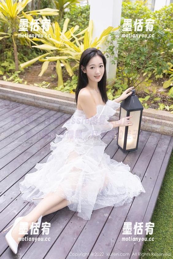 秀人网-白洁Bessie 秀人网 - 白洁Bessie的夏天图库,分享日常不露脸沙滩照,尽是我的鞋子!