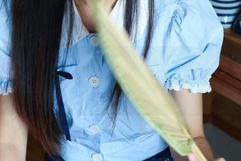 绮梦摄影 – 曦曦白衬衫大赏:图片带你窥探她随意又优雅的一面。