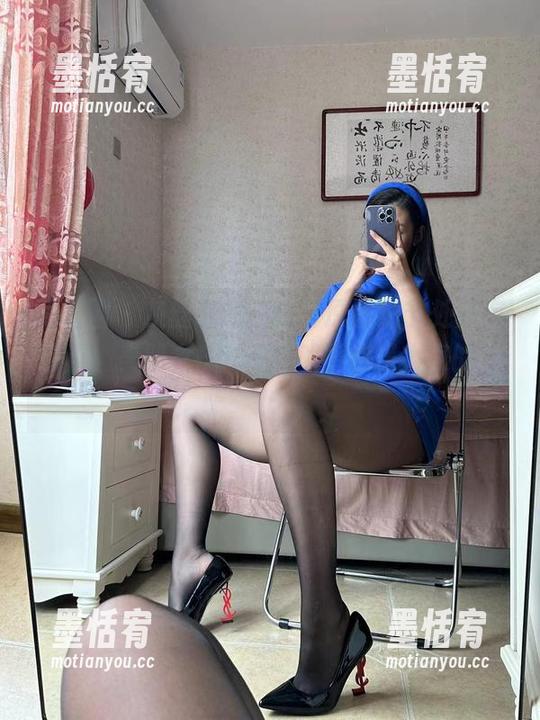 微密圈 - 灰丝随风摇曳，原图细节处处有惊喜，美邵女Baby果然不愧是大家的爱！
