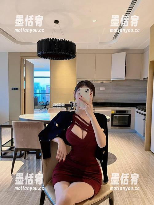 脸红Dearie 微密圈 - 脸红Dearie黑丝吊带全套——大胆吗?我觉得有点小美好!