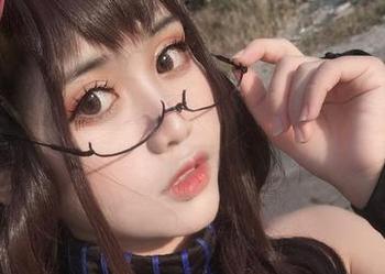 芊川一笑MNK最新写真集中的小甜点,像是情不自禁的催眠魔法