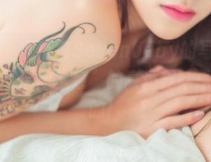 菠萝社 – 柳侑绮Sevenbaby的写真：我觉得“吃出肉丝感”的高境界就是这么来的！