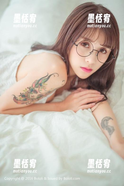 菠萝社-柳侑绮Sevenbaby 菠萝社 - 柳侑绮Sevenbaby的写真:我觉得“吃出肉丝感”的高境界就是这么来的!
