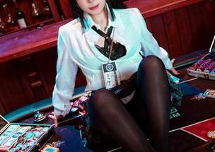 虎森森在定制写真中书写不一样的圣诞传说,精灵当自强!