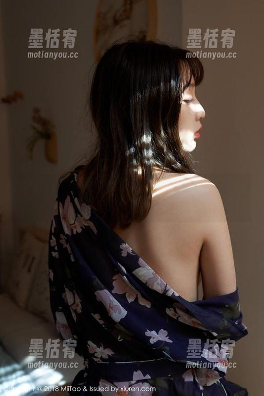 蜜桃社-萌美Moemi 蜜桃社 - 萌美Moemi在线合集来了-她的清纯风格让我一阵狐疑!
