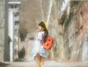 蠢沫沫眼镜美图：高清得像是在挑战我的审美极限，好吧，给她个赞。