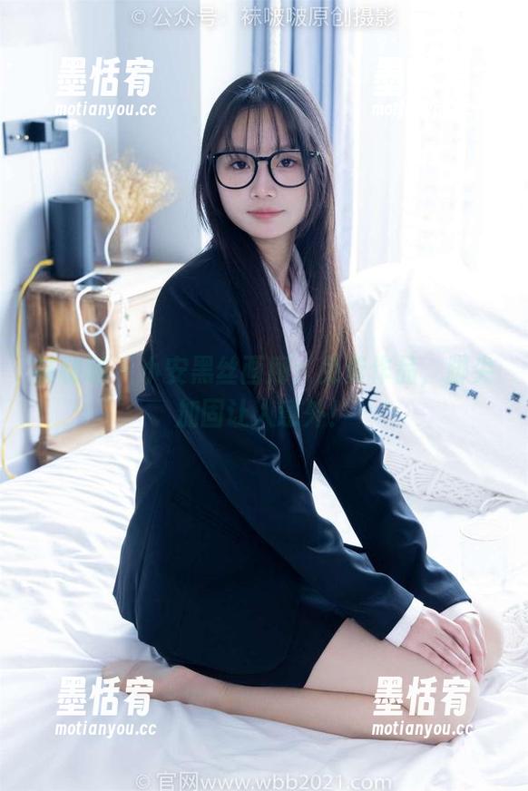 袜啵啵 - 小安黑丝画廊：免费作品，脚尖加固让人意外！