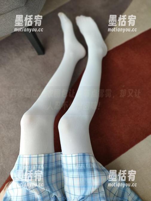 西尔酱 西尔酱的睡衣图包让人有点雾霭,却又让人忍不住想回味!